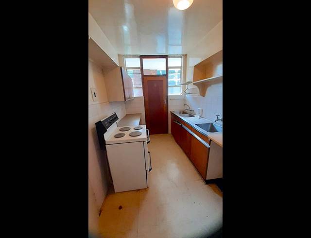 1 BEDROOM APARTMENT FOR SALE IN SANDOWN